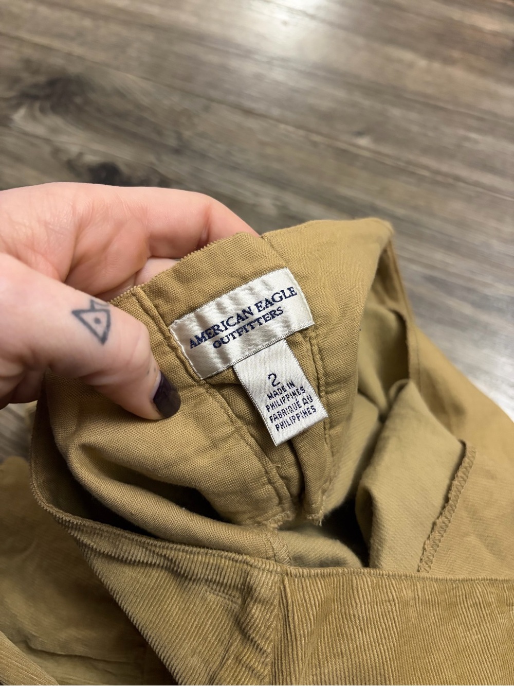 Y2K Vintage American Eagle Corduroy Tiered Skirt w Lace-Up Detail (Tan) Size 2 - Picture 7 of 9